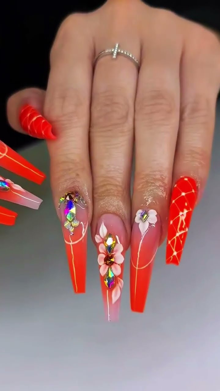 Lux Nails & Spa